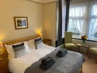 The Whalebone Arch Hotels in Whitby