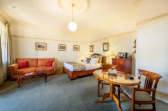 คอบบ์ แอนด์ โค คอร์ต บูทิก โฮเต็ล