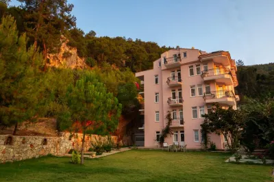 Pembe KÖŞK Apart Otel Hôtels à : Keçiler