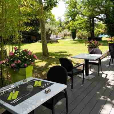 Logis Hôtel Restaurant SPA Les Oliviers Hotel Exterior