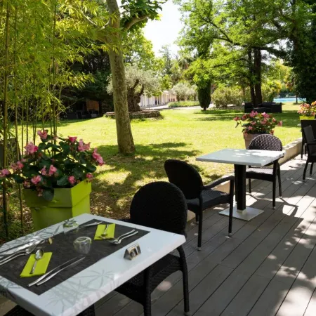 Logis Hotel Restaurant Spa les Oliviers