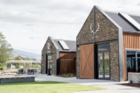 The Harvest Hotel のホテル