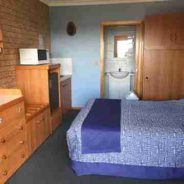 Whale Fisher Motel Rooms