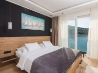 Beachfront Luxury Villa Hotels in Vinisce