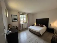 Logis Hotel-Restaurant Saint Romain Hotel a Theize