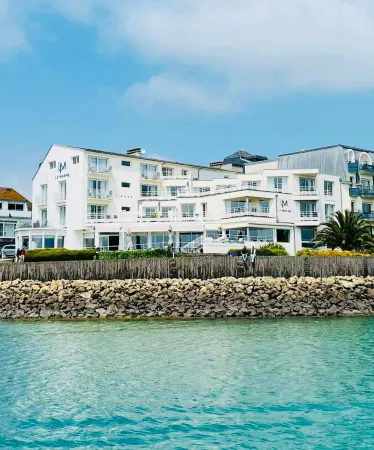 Hôtel la Marine Отели в г. Ле Муатье-д'Алон
