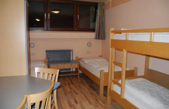 上特勞恩朱泰爾酒店