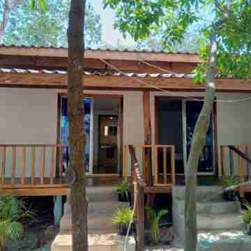 Sunny Bungalow Hotel Exterior