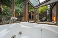 Mori No Nanakusa Hotels in Munakata