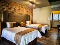 Three Rivers Lodge and Villas Hotels in Vanderbijlpark