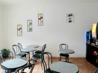 HOTEL DU LAC Hotels in Les Mees