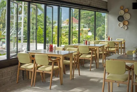 Hanoman Hotel Kota Batu Отели в г. Batu Sub-District