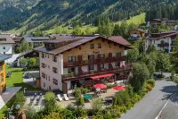 Hotel Appartement Roggal Hotels in Lech