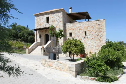 Klymeni Traditional Homes - Mountain view