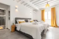 Mykonos Eight - parkir