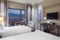 布爾薩會議中心希爾頓水療酒店 - 泳池