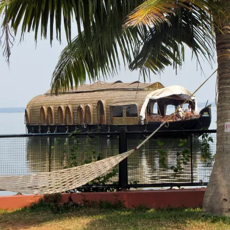 Abad Whispering Palms