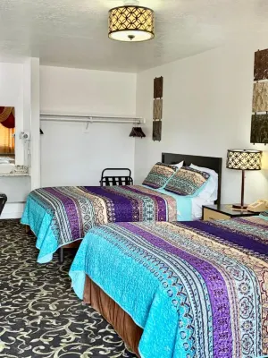 Motel West