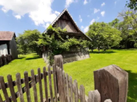 愛思諾村斯塔拉隆亞酒店 酒店