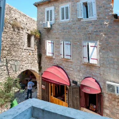 Hotel Astoria Hotels near Pizana Beach