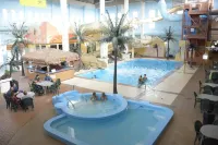 Seven Oaks Hotel Regina, SureStay Collection by Best Western - Pool