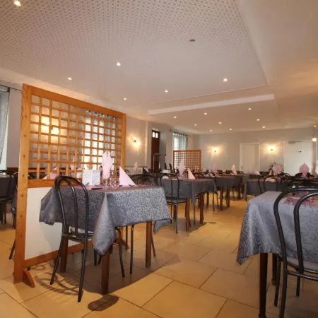 Logis hôtel Restaurant Auberge de la Cloche
