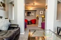 The Avenue - 4-Star
