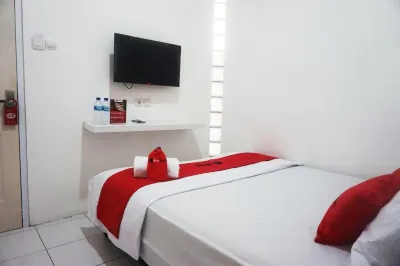 RedDoorz @ Jalan Tanjung Blitar Các khách sạn ở Sukorejo