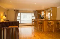 Hillview House - bar