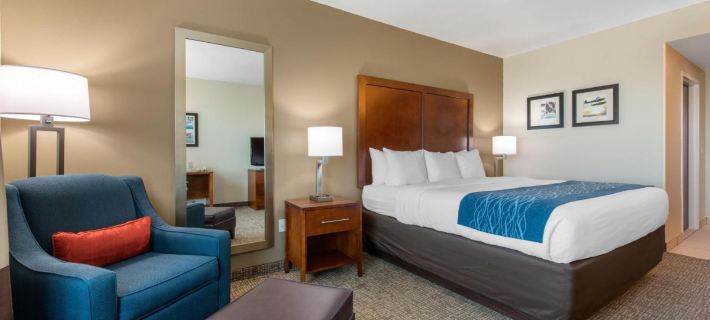 Comfort Inn & Suites Tavares North Hotels in Lake County