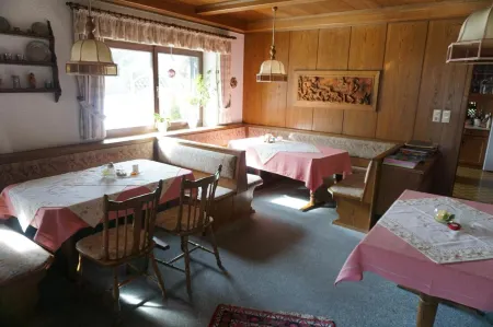 Pension & Fewos Fuchs Отели в г. Маут