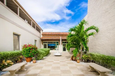 Palm Beach Historic Inn Отели в г. Палм-Бич