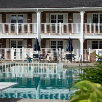 Saratoga Resort