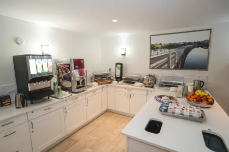 Robin Hood Inn and Suites