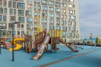 Manhattan High Line Apart Hotel dekat Kyiv National Linguistic University