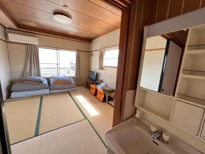 HOSTEL OE Hotels in 