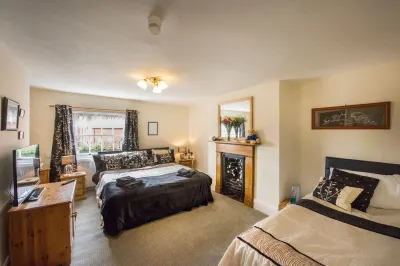 Baldwin House Hotels in Abberley