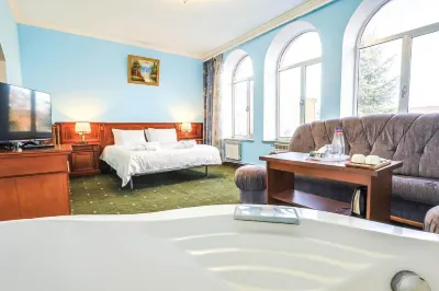 Lalaner Hotel Hotels near Shaki Waterfall Car Park