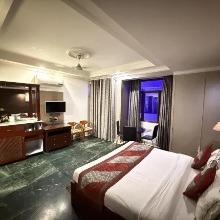 Hotel Diplomat Residency