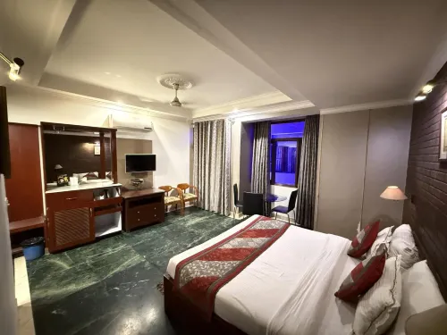 Hotel Diplomat Residency