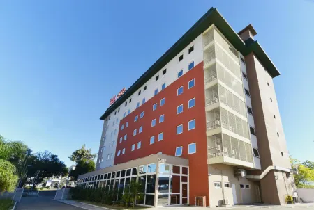 Ibis Canoas Shopping