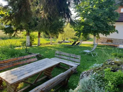 Rustic Inn River Отели в г. 