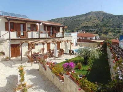 Charalambos Holiday Cottage Hotel di 