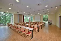 LH Parkhotel Hluboka Nad Vltavou Congress & Wellness Hotels in Hluboka Nad Vltavou