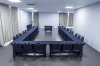 Fratele Business Hotel