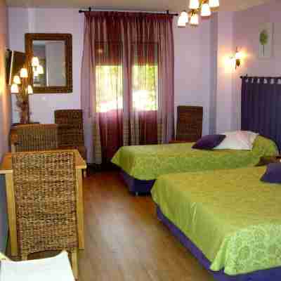 Logis Hôtel les Norias Rooms