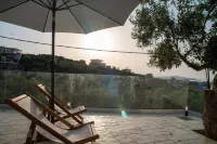 Hello Village Chania Hotel di Theriso