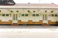 RedDoorz Syariah Near Titik Nol Yogyakarta Hotel a Villaggio Wirobrajan