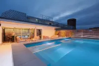 VISIONAPARTMENTS Basel Nauenstrasse - self check-in - Pool
