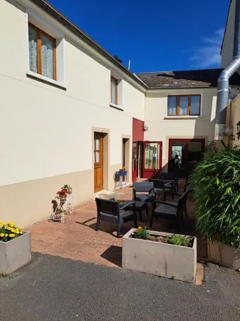 Logis hôtel Au Relais Nivernais Отели в г. Невер